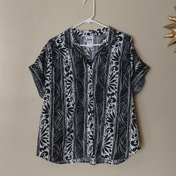 tapestry Tops - Vintage Tapestry Short Sleeve Button Up
